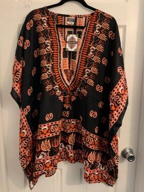 Black & Orange V-Neck Women’s Swim Coverup. One size Plus. NWT $10